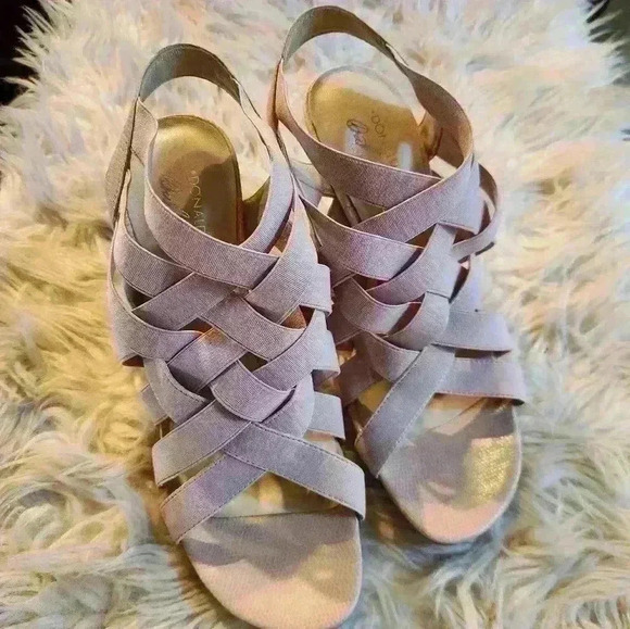 Donald J Pliner women's slip-on stilettos heel with stretch tops size 8.5 - Picture 14 of 16